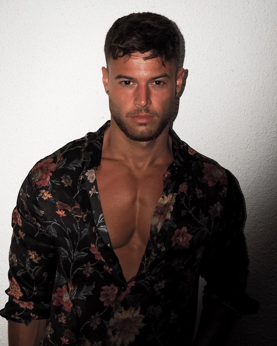 SmithGoesWild's tweet image. Where’s a fella supposed to go to get into some trouble?