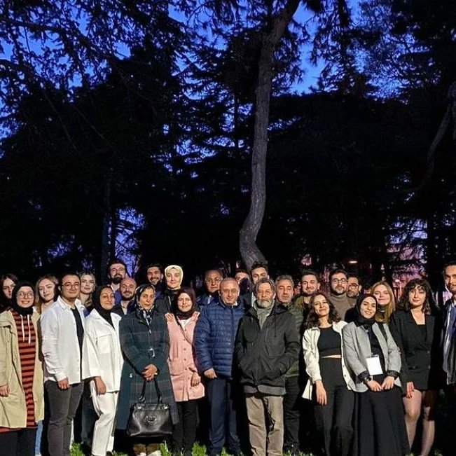 IsaVakf's tweet photo. İstanbul Üniversitesi BİLDEK Öğrenci Kulübümüzün iftar programına saygıdeğer ağabeyim Erol CİHANGİR ve Doç. Dr. Ömer KUL hocam ve balam Alperen ile birlikte katılım sağladık.
Nazik davetleri ve misafirperverlikleri için gençlerimize çok teşekkür ederiz.

İYAV Başkanı 

Cahit Dak https://t.co/rJ0Yhg27i1