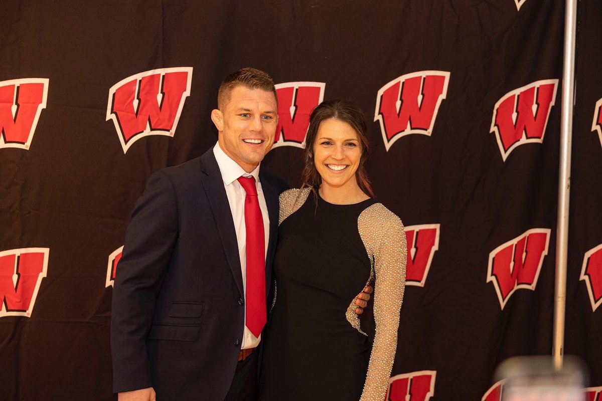 BadgerWrestling's tweet photo. We clean up nicely ✨

Buckinghams 2022 ✔️ https://t.co/U0agkb6DTU