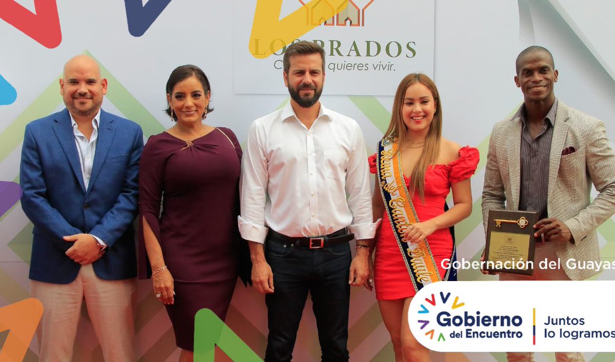 goberguayasec's tweet photo. #Daule | Gobernador @parosemena participó en la ceremonia de entrega de las primeras casas del proyecto habitacional Los Prados, de Promotora Inmobiliaria Investeam S.A., cuyo monto de inversión asciende a los 18 millones de dólares, generando más de 300 plazas de empleo. https://t.co/vXz0DmAdTW