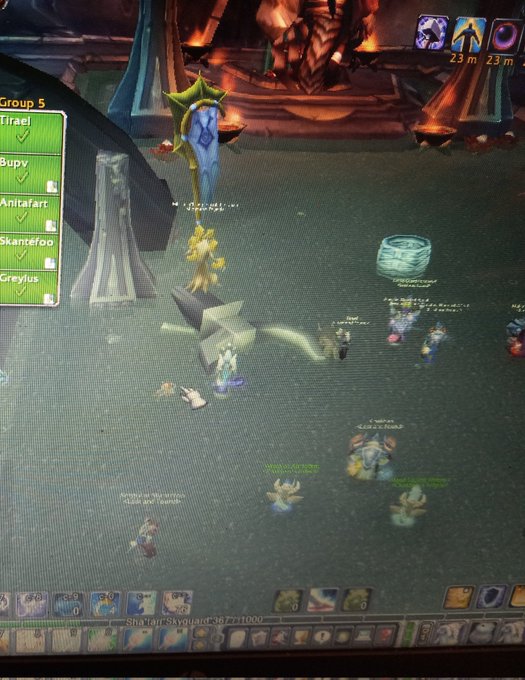 Raid night in #WowClassic being the best healer I can :3

#gaymer #warcraft #worldofwarcraft #wotlk #tbc