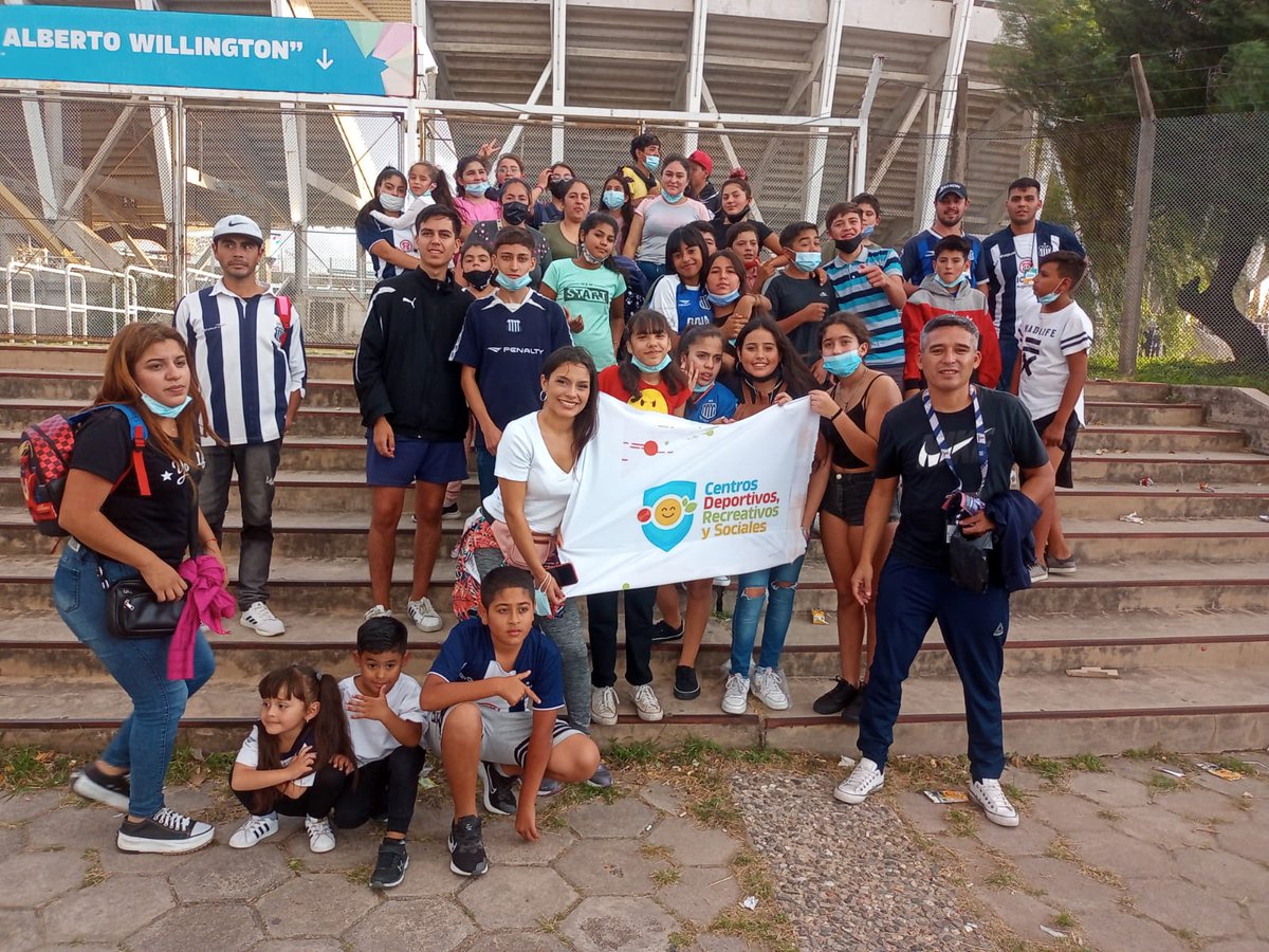 DeportesCba's tweet photo. ⚽En el marco del partido entre @CATalleresdecba y @RiverPlate, fueron invitados a una nueva #ExperienciaKempes🏟️ la escuela de fútbol infantil “La Puerta” de Río Primero, el club Unión Morrison, la escuela de fútbol “Villa la Tela” y el playón deportivo “Pringles”.🙌 https://t.co/YTd6eSkooR