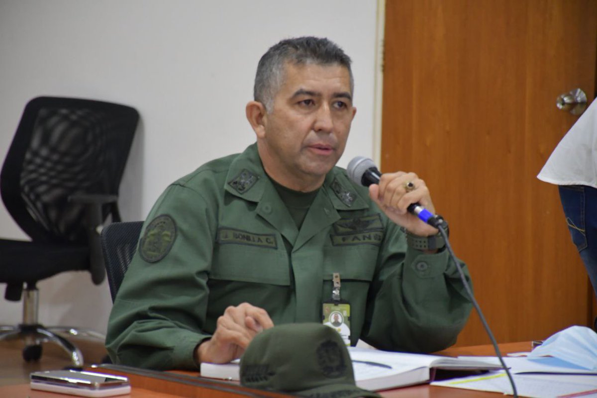 _LaAvanzadora's tweet photo. Desarrollamos una mesa de trabajo para tratar el Plan Especial Nacional de Recuperación de la Infraestructura Escolar Básica y Universitaria, atendiendo así las instrucciones del presidente @NicolasMaduro

@MPPEDUCACION https://t.co/1kQs4rngyI