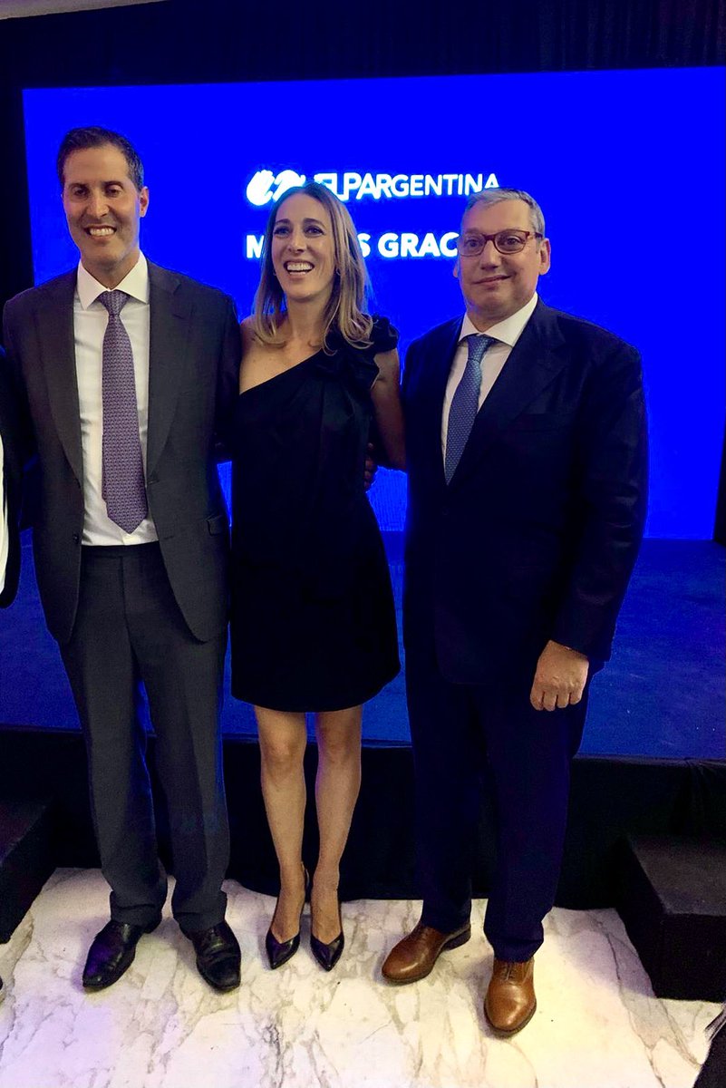 UruEnArgentina's tweet photo. En la residencia de Uruguay en Bs. As., acompañamos los Social Leadership Awards 2022 organizado por @HelpArgentina. ¡Nos congratulamos por el próximo desembarco de la organización en Uruguay y saludamos a las 20 ONGs reconocidas! https://t.co/KLU3Y7ZOJ9