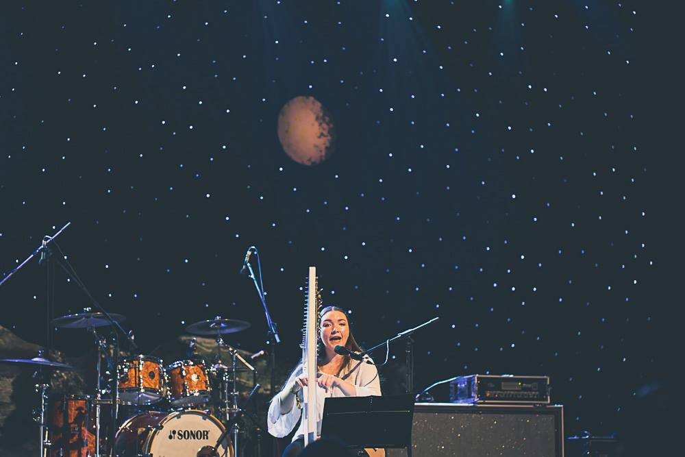SiobhanOwenFans's tweet photo. @siobhanowen  #celtic #soprano #harpist @natfolkfest https://t.co/0fc8k80HvU