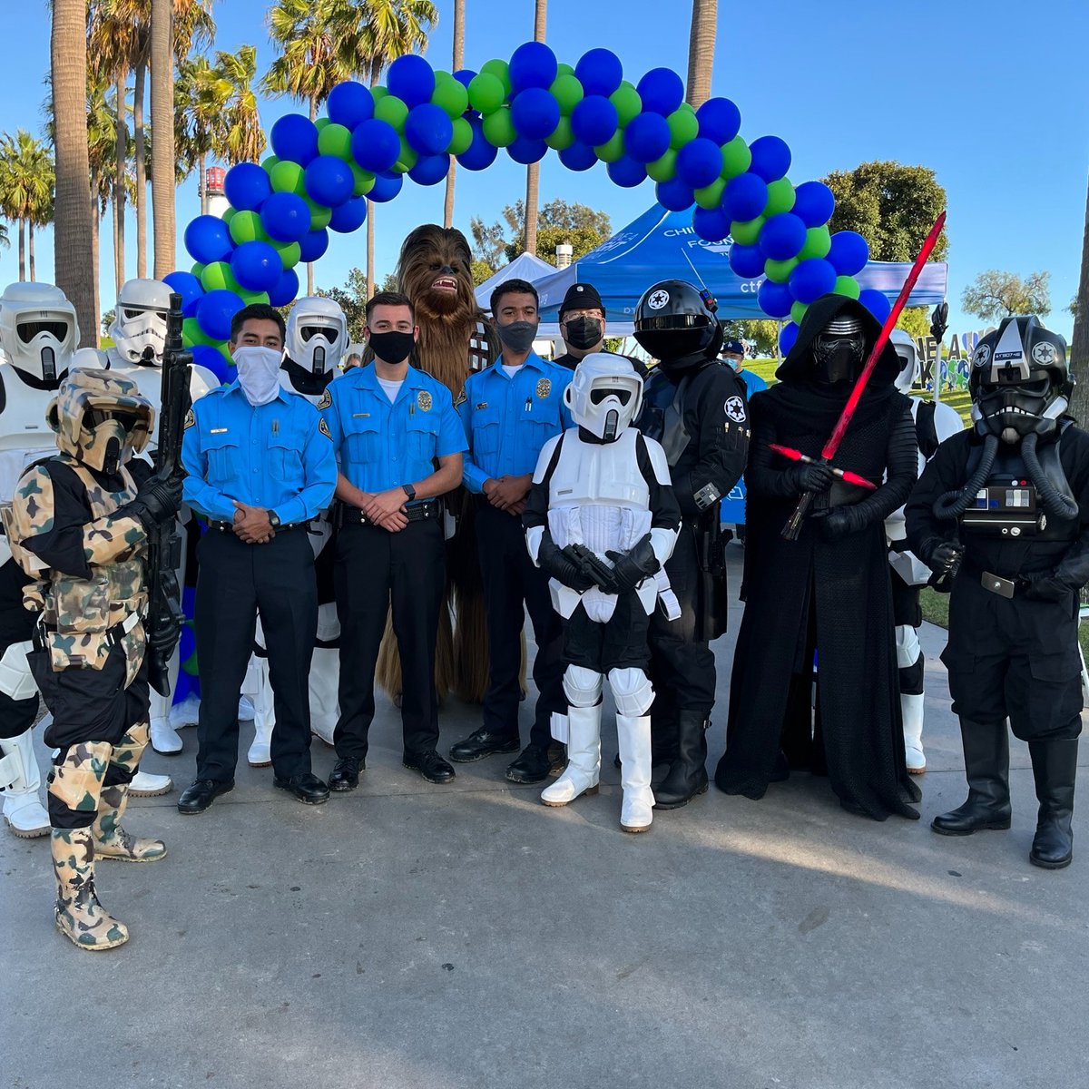 LBPD's tweet image. As part of #NationalVolunteerWeek, we'd like to recognize our hardworking #LBPDExplorers who go above and beyond to serve our #LongBeach community! 💙  

Interested in joining the Explorers Program?! Applications are due TODAY! For more information ➡️  bit.ly/LBPDExplorers