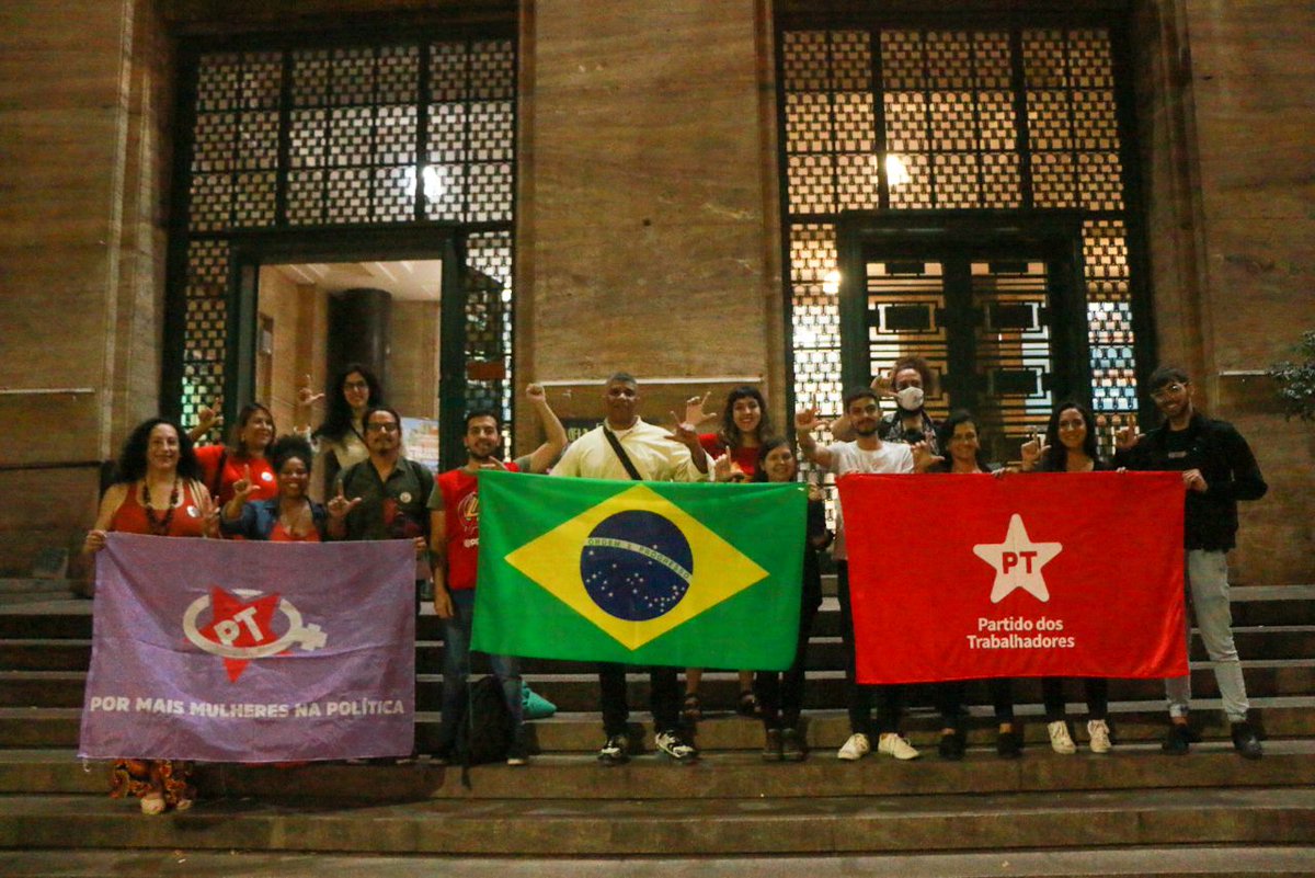 emergentesmedio's tweet photo. 📢Jornada colectiva de empadronamiento de cara a las elecciones presidenciales de Brasil.

El @PT_Argentina realizó esta actividad en la Universidad de Medicina. https://t.co/nmu2kK9AZ5