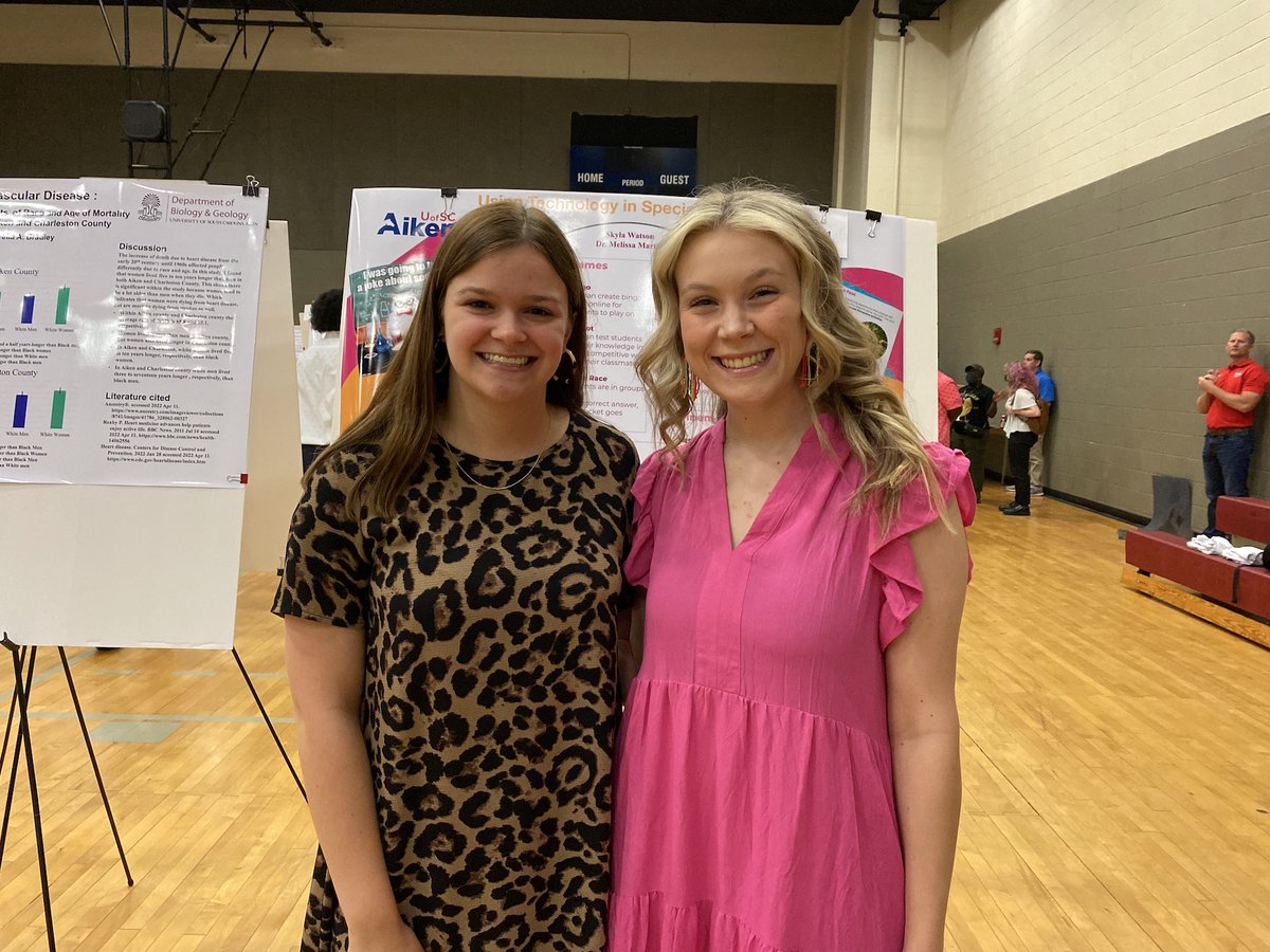 USC Aiken Teaching Fellows Skyla Watson and Deanna McCord who, along with Taylor Eubanks, received the prestigious Magellan Scholar Award from the University of South Carolina. This is what Teacher-Leadership looks like! #TeachingFellows #USCAiken
ow.ly/5LpM50ILPob