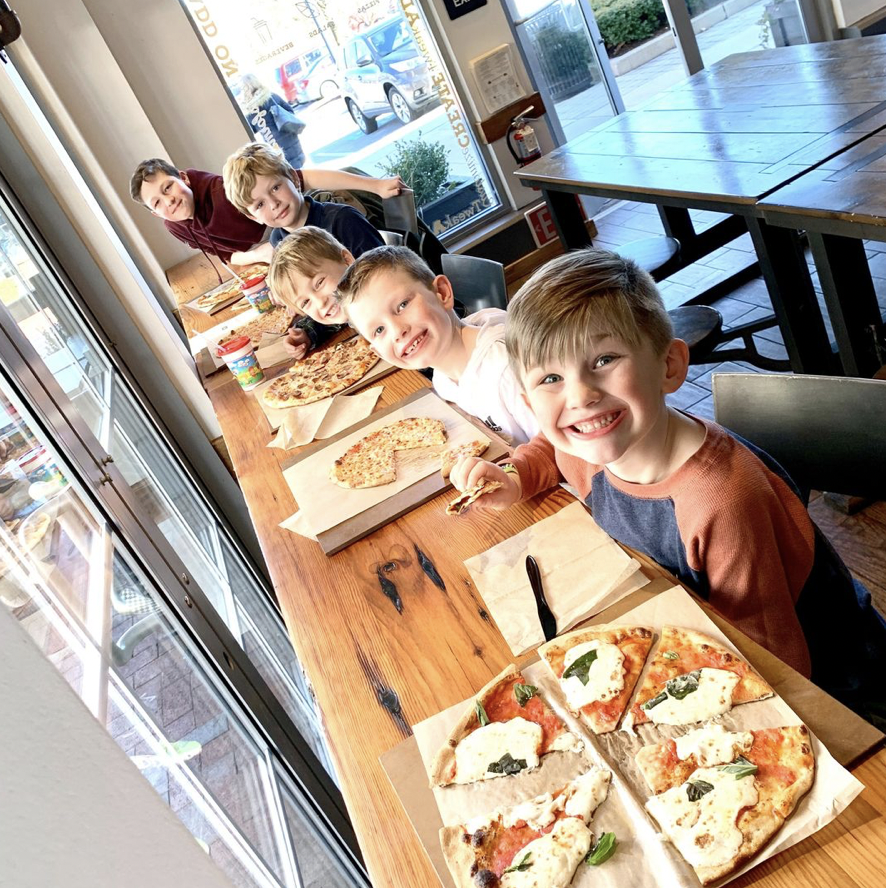 Did someone say extra cheese 😆 with their pizza?! 🍕
.
.
#SNAP #SnapCustomPizza #pizzalovers #cheesepizza