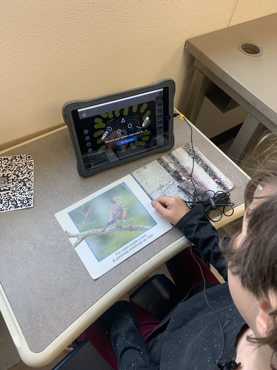 cconners07's tweet image. Creating a classroom read aloud library using @Seesaw. 2nd Gr Sts practiced, recorded &amp;amp; shared a book of their choice as a read aloud to build their Spanish #literacy skills &amp;amp; fluency. Now QR codes are in the books to scan &amp;amp; follow along with a classmate. #weLearnVPS #k2CanToo