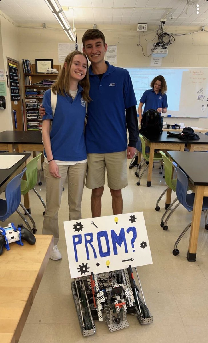 Catch Jacqui Felts and Davis Falcon breaking it down doing the robot on the dance floor!! 🤖🤩🥳✨