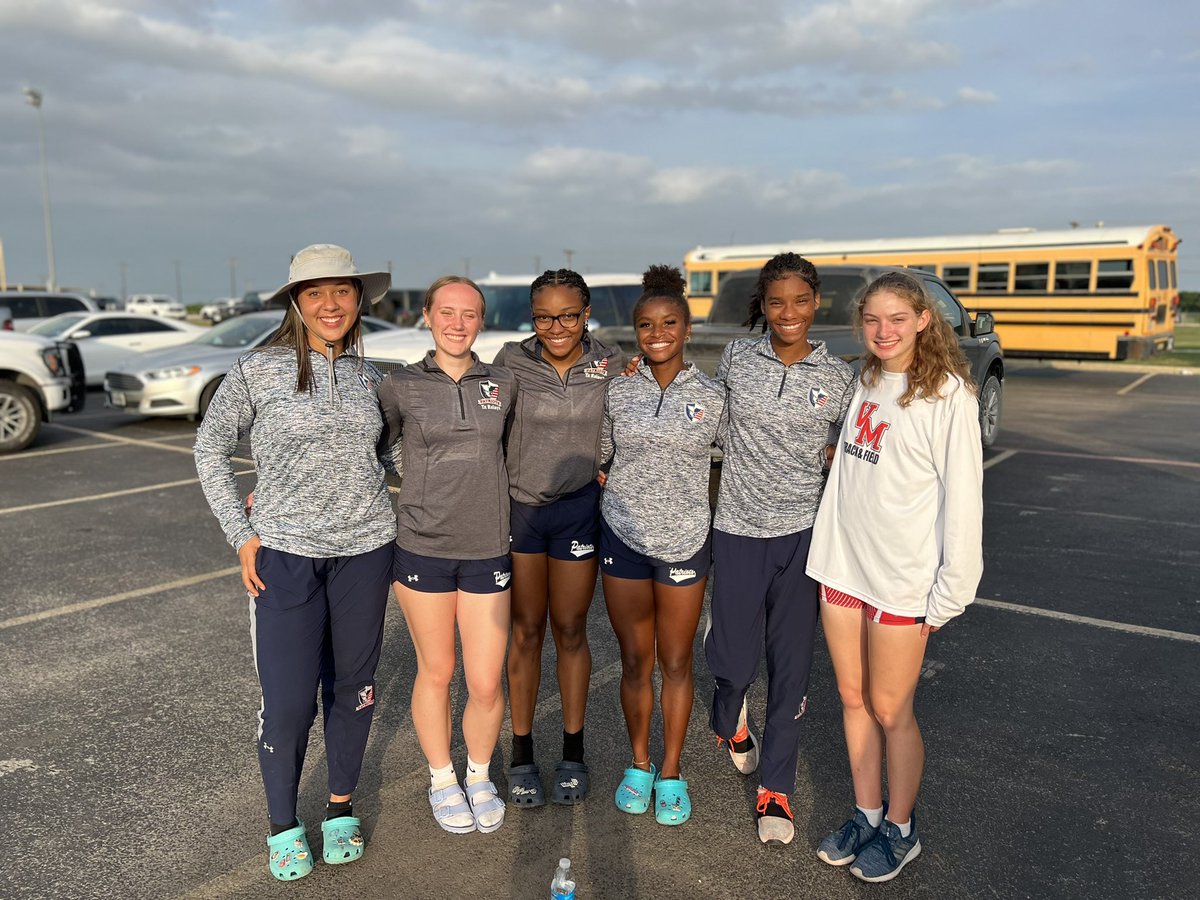 vmhs_TnF's tweet photo. Patriots representing VMHS and JISD at the Area Track and Field meet!! Great job ladies!! @miaanntaylor 6th in Discus w/new school record, @darianneeeeeee 6th in TJ - 4x4 finishing the season with a 4:03 @SAVeteransHS @JISD_ATHLETICS https://t.co/Slt5PMqxYB
