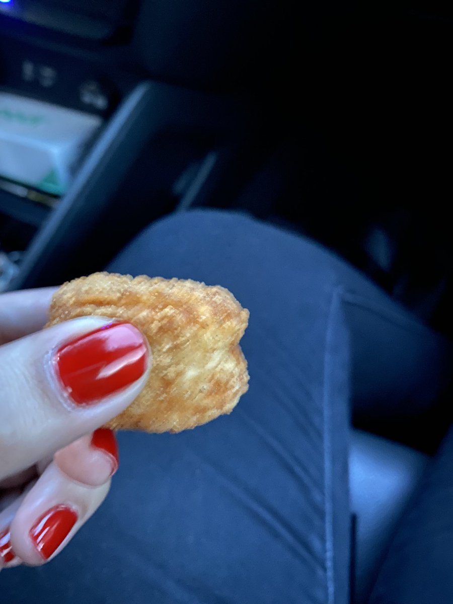 DanitzaWer's tweet photo. Un nugget siamés justo en un día como hoy @chepa_124 https://t.co/iMtHwx4IXF
