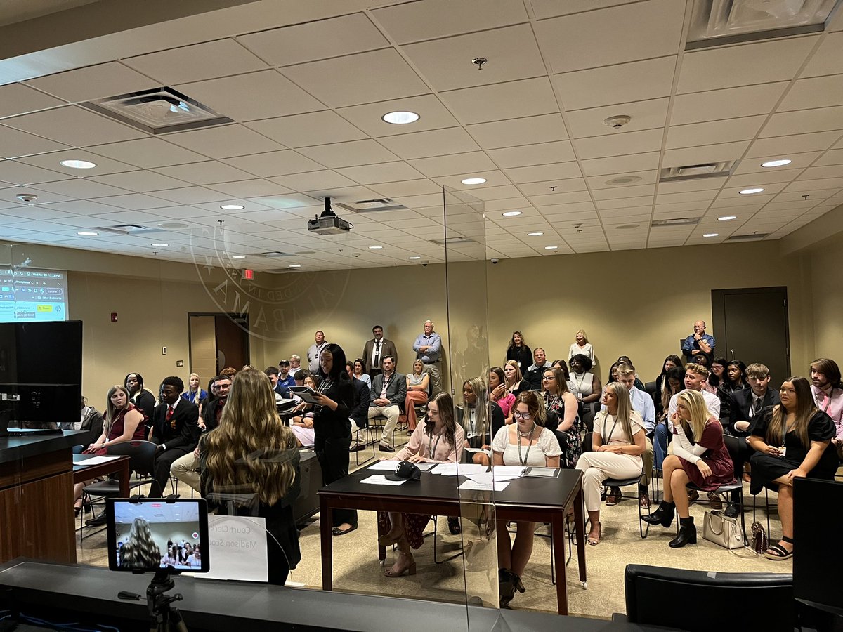 aclarkEDU's tweet photo. Today was yet another amazing Student Government Day with @OHSJackets1 and @CityOfOxfordAL a special thanks to @ChiefBPartridge and @craft_mayor and all the city officials for their support of our city and students! #OHSGovDay2022 #GoBigO #Vis1on https://t.co/VaU078l5TX