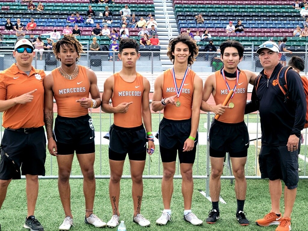 athletics_misd's tweet photo. Tyrell Treviño, Xavier Sanchez, Austin Davila, Luis Piñon
4x100 Relay AREA CHAMPS 🏆💨
31-32(5A) Area Meet
#RegionalQualifier https://t.co/flIlFN9J1p