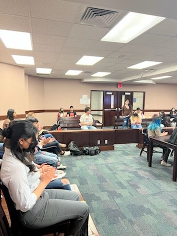 Ahs_Libertas's tweet photo. What a privilege to be in our @Americas_HS Courtroom, listening to future agents of Change! ❤️🤍💙

#ThisIsLIBERTAS 
#OfficerElections2022 
#BeTheChange

#TeamSISD #YouMeWE https://t.co/q0BJa1yzDz