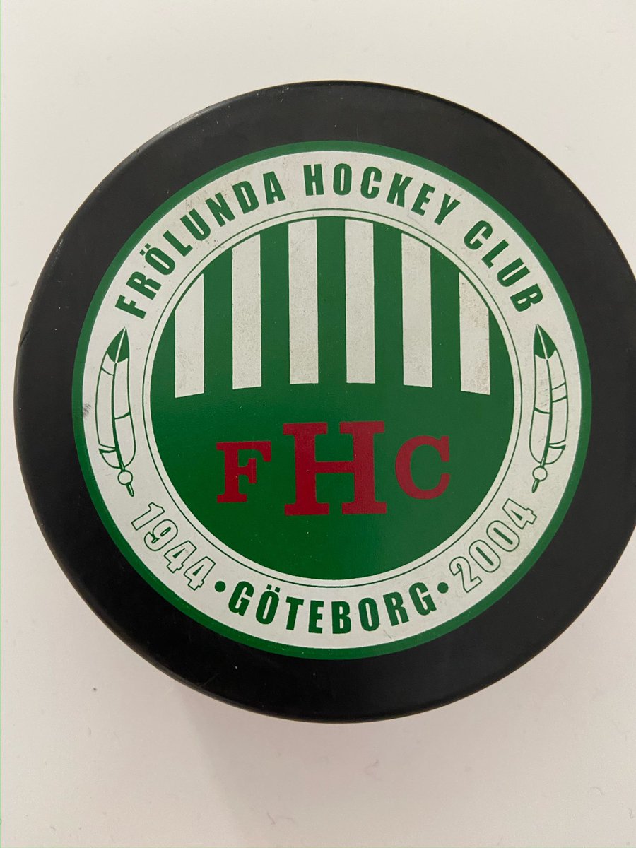 Jubileumsmärket från 2004 moderniserades o blev framtidens klubbmärke. Viktigast var processens att medlemmarna fick bestämma.