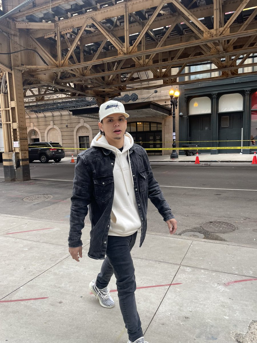 Jrsolechill's tweet photo. Windy City🏙💨 https://t.co/uMU3TdFNlh