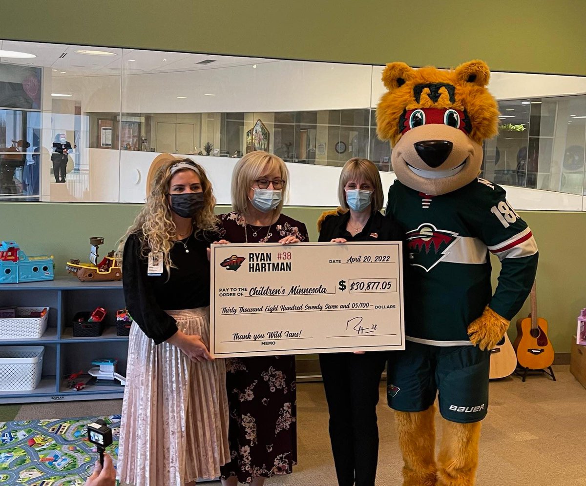 mnwild's tweet photo. #mnwild fans 🤝 @RHartzy18 

Today, @NordyWild helped deliver the $30,877 "Fine Fund" donation check to @childrensmn. Putting a bow on one of the best stories in hockey 🤗 https://t.co/wAoejCpngc