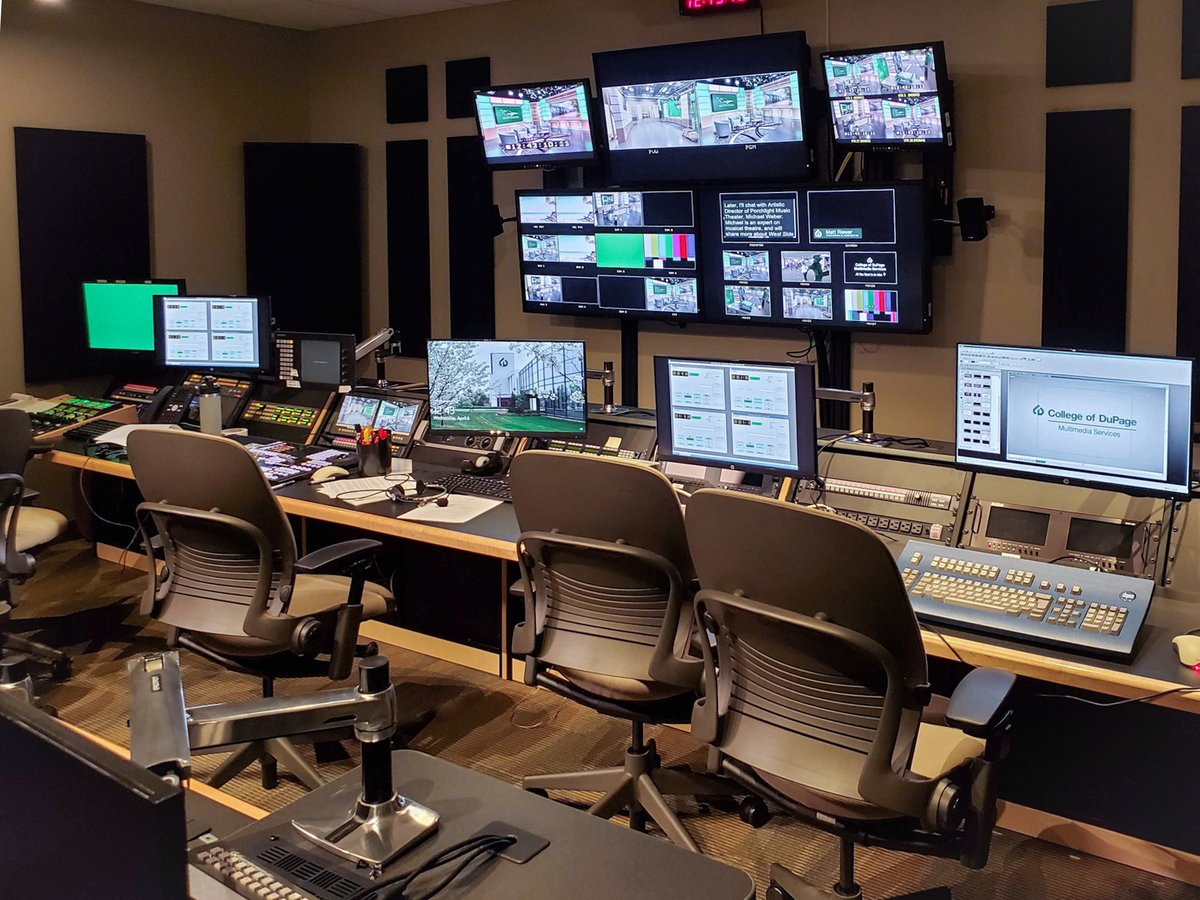 couriercod's tweet image. After a long hiatus, due to COVID, COD&apos;s Multimedia Studio is finally back in action, along with remodeled looks. Do you have ideas for a video or want to live stream? Be sure to scan the QR code or contact Sal Garcia (garcias@cod.edu) 🎥💽🎬

#multimediastudio #video #livestream