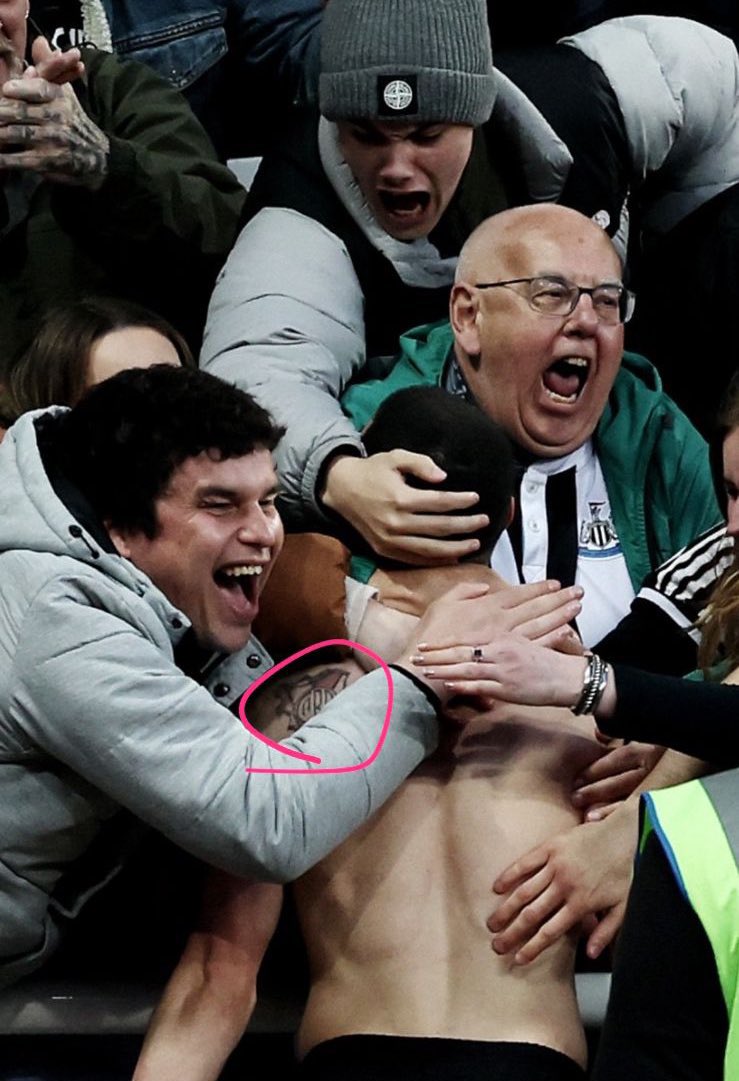 Miguelito Almirón convirtió para Newcastle recién y opa lindo tatuaje mi rey