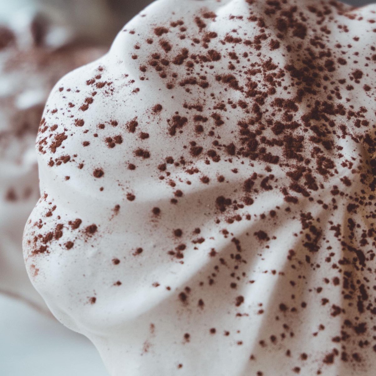 chcafeteria's tweet photo. new✨chocolate shells✨dark chocolate merengue cookie with a sweet and soft inside, also gluten and dairy free 😋 https://t.co/SIsL8SDeby
