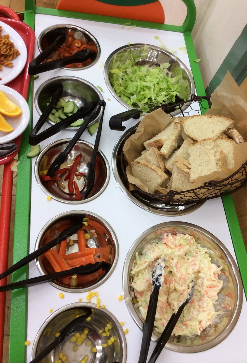 Lakeside_school's tweet photo. Our new catering company cooked our lunches today - they looked amazing, salad bar was restocked at least 4 times and it even had the staff’s mouths watering. #firstimpressionscount #eatwithyoureyes #goodlookingfood #allinthepresentation  @Chartwells_UK https://t.co/bv65lXjs7W