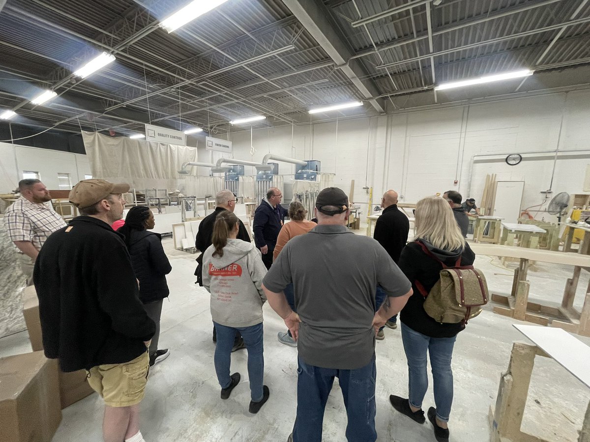specialty6887's tweet photo. Training at The Countertop Factory today! #TCF #THD #TheHomeDepot #6887 @Monica_L_Martin https://t.co/rfcrcujUa4
