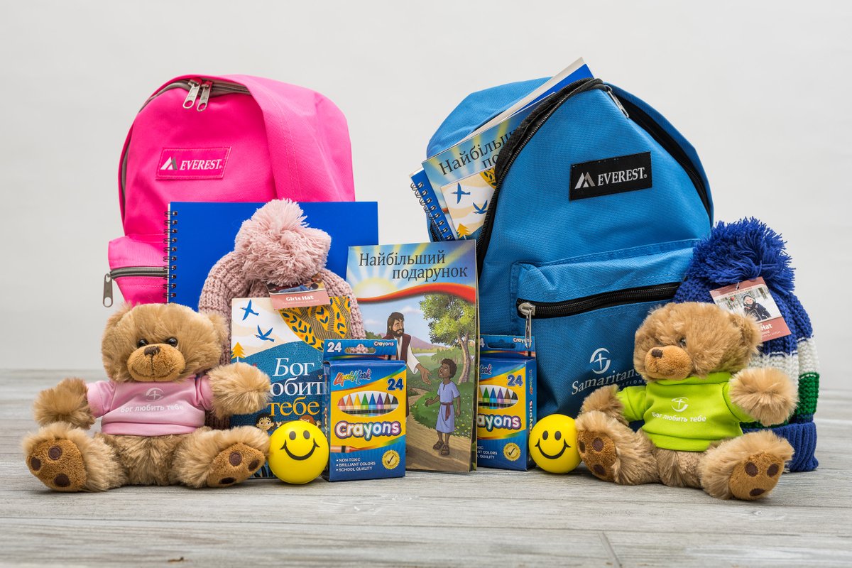 SamaritansPurse's tweet image. We are sending thousands of children's backpacks to #Ukraine aboard our DC-8 airplane. Inside is a bear that says "God Loves You," plus crayons, a sketch pad, a knit hat, a ball, and a booklet in Ukrainian that tells them God loves them. sampur.se/3KZR6hh