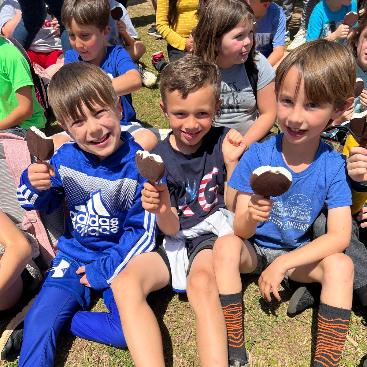 TonyMcCullers's tweet photo. I am so proud of the students and staff @CFESmustangs!  Today, CFES was named a @STEMGeorgia Certified School!  We celebrated with @DairyQueen Dilly Bars for every student and staff member! #STEMmotivated @OconeeCoSchools https://t.co/nwJIqRVwef