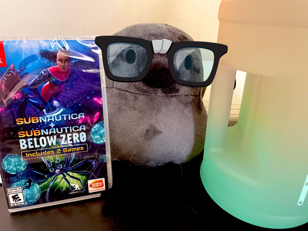 JasmineOdora's tweet photo. Looks like this little guy is gonna go play Subnautica while I have to keep working! #pcrowplush @PointCrow @abby_bagel https://t.co/lheXReZ8ig