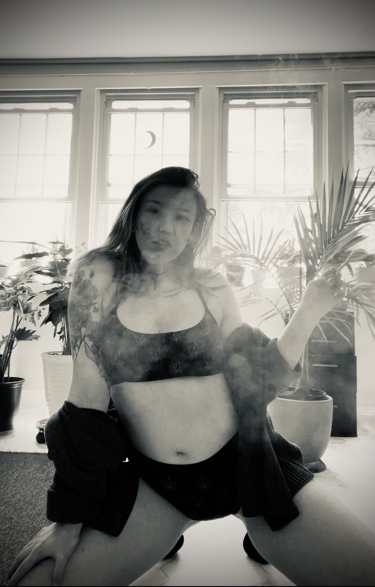 kriisicole's tweet photo. 420 content expectations vs reality 
https://t.co/I0bWXMsslo #onlyfans #Of #onlygolf https://t.co/aU4I6JTUbk