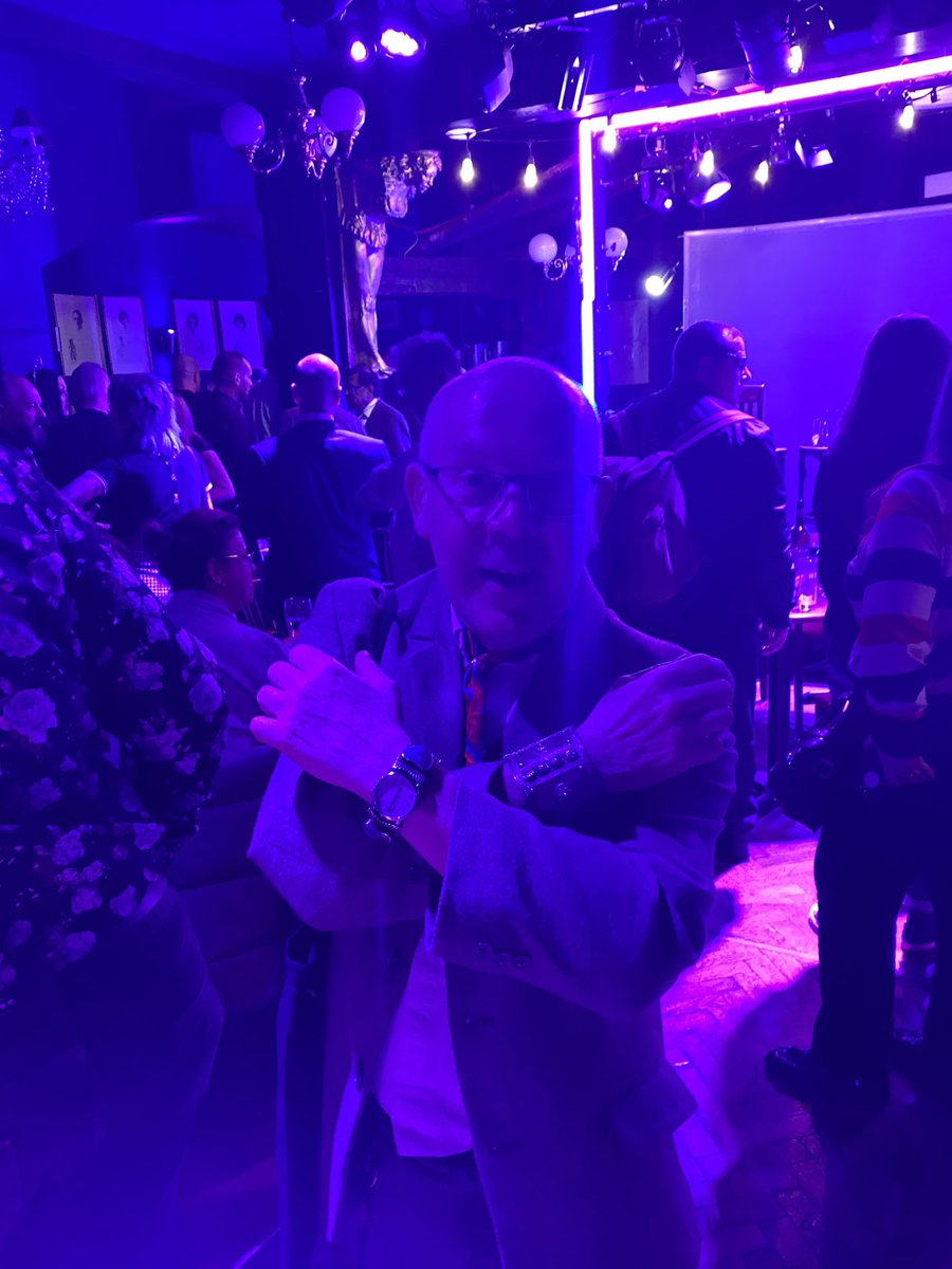Smithyshere's tweet photo. Such a fun @MistyMoonEvents night at @phoenixartsclub enraptured by @maddysmith007 talking to #PeterFuller about film & Tv career covering #HammerFilms #JamesBond #TheTwoRonnies #FrankieHowerd #PeterWyngarde. Great catching up with @robdunlop1984 @Jo_Haseltine @GrahamHumphrey8 https://t.co/ALRxcogFDv