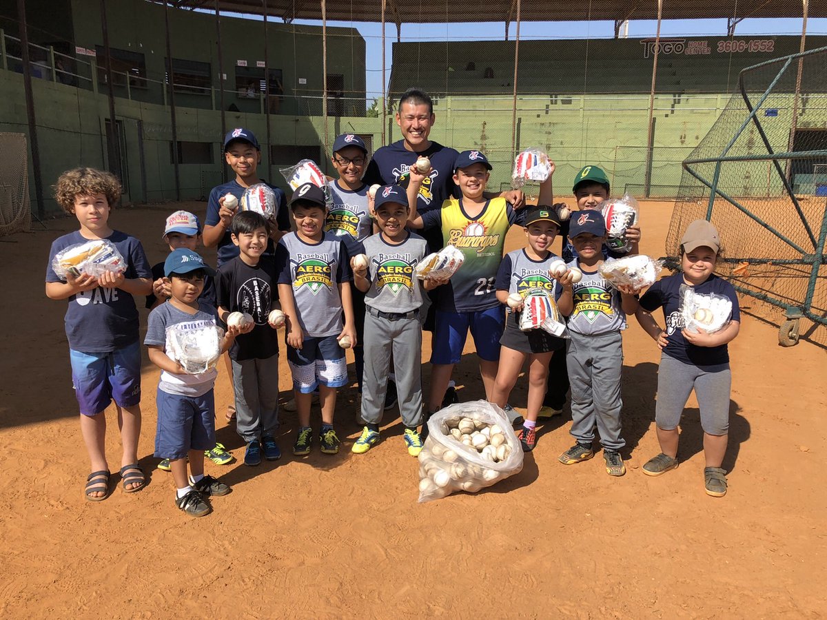 fukuchanDstrong's tweet photo. 【拡散希望】

ブラジル🇧🇷渡航✈️2ヶ月前の本日より
クラウドファウンディングサイトを公開します‼️

『ブラジルの子ども達に野球用具を届けたい』

今年で６年目の活動⚾️✨

今回も多くの方々と一緒に、この活動を行いたいので
ご支援いただければ幸いです🙇‍♂️💓

⬇️活動内容⬇️
https://t.co/UpI4EPV5hn https://t.co/AkuWZ4ieOn