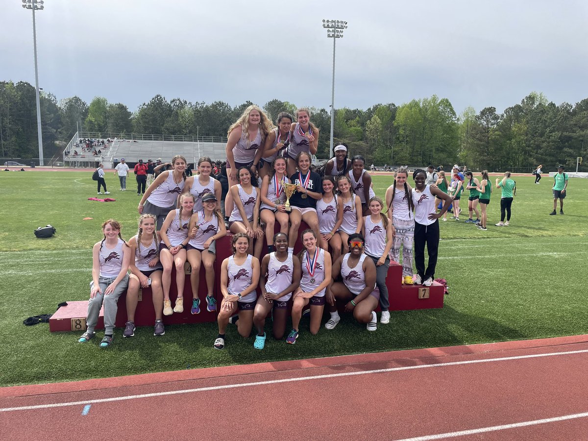 nick_harris1218's tweet photo. Girls with the Back 2 Back region champs! And the boys coming in 2nd! Let’s get ready for sectionals! #LIONSTRONG @CentralTrack1 https://t.co/vpZJL1wIVK