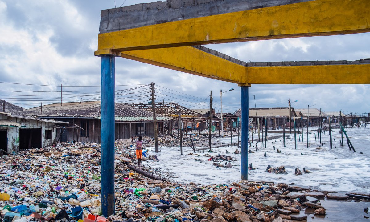 adebotes's tweet photo. This community, AIYETORO in Osun State is gradually being swallowed up by the rising sea level!

Thousands of people already displaced and many lives lost but we are not ready for these conversations because #ClimateChange is not our problem in Nigeria.🧐

📸: @Climagraphy (2022) https://t.co/bVzPq8ZJJY