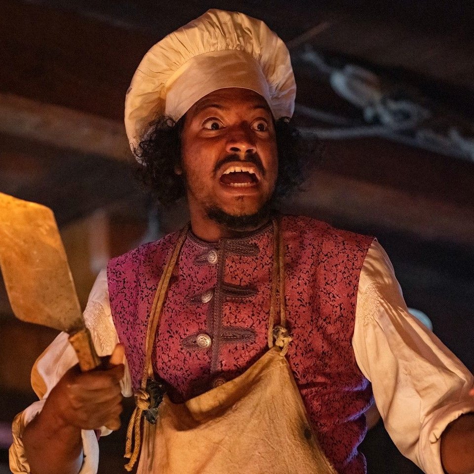 moonylace's tweet image. smash or pass : roach