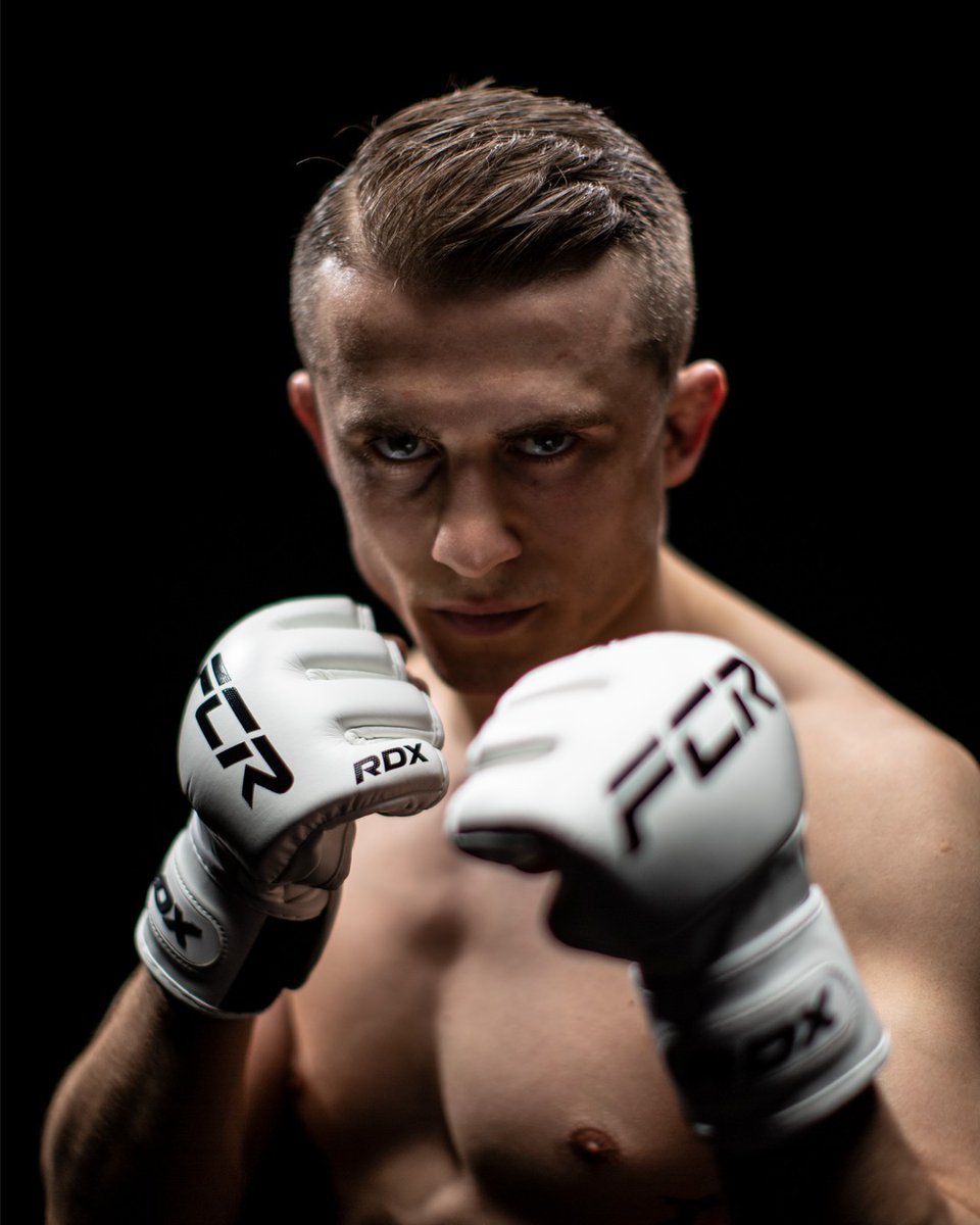 RDXSports's tweet photo. You have to believe in yourself when no one else does — that right there is what makes you a winner! 🙌🏻🏆
FCR x RDX 🔥
.
.
.
.
.
#TheFightisReal #MoveImproveEvolve #RDXSports #RDX #TeamRDX #fcr12 #fcrmma #fightclubrush #ufcfightpass #mma #mmasverige #mmasweden #mmagloves #mma https://t.co/TXu7z3HLdu