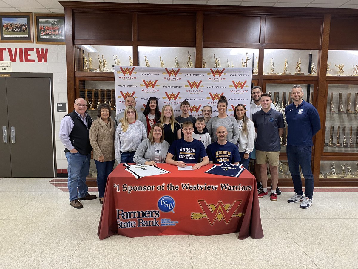 katieyoder13's tweet image. It’s official!!