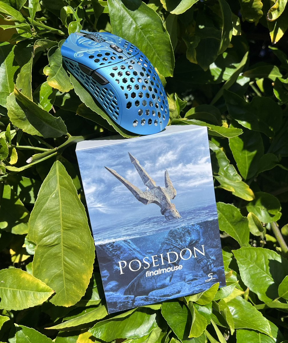 starcountry_'s tweet photo. the water sets us free 🌊 @finalmouse https://t.co/DyHMy0sb7S