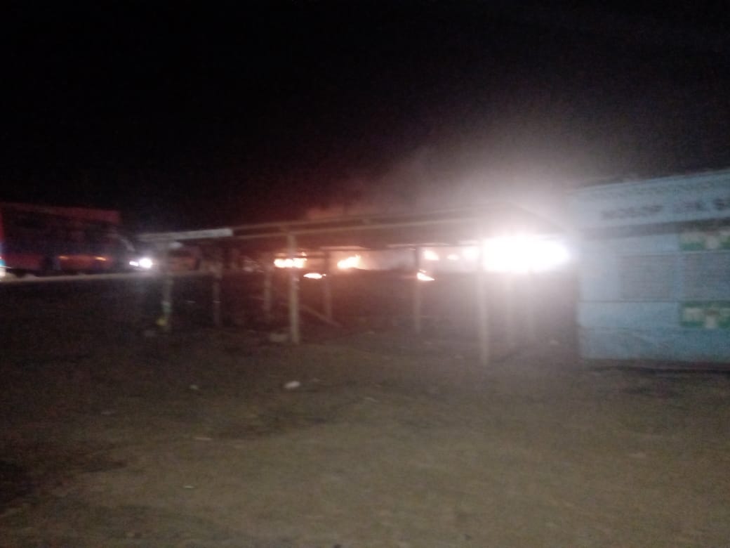 vanu_mayele's tweet photo. Youths blocking highway because of UDA nomination is uncalled for at cheptiret Eldoret @NPSOfficial_KE #ReturnOfAnError #JKLive https://t.co/GNi7pafqmh