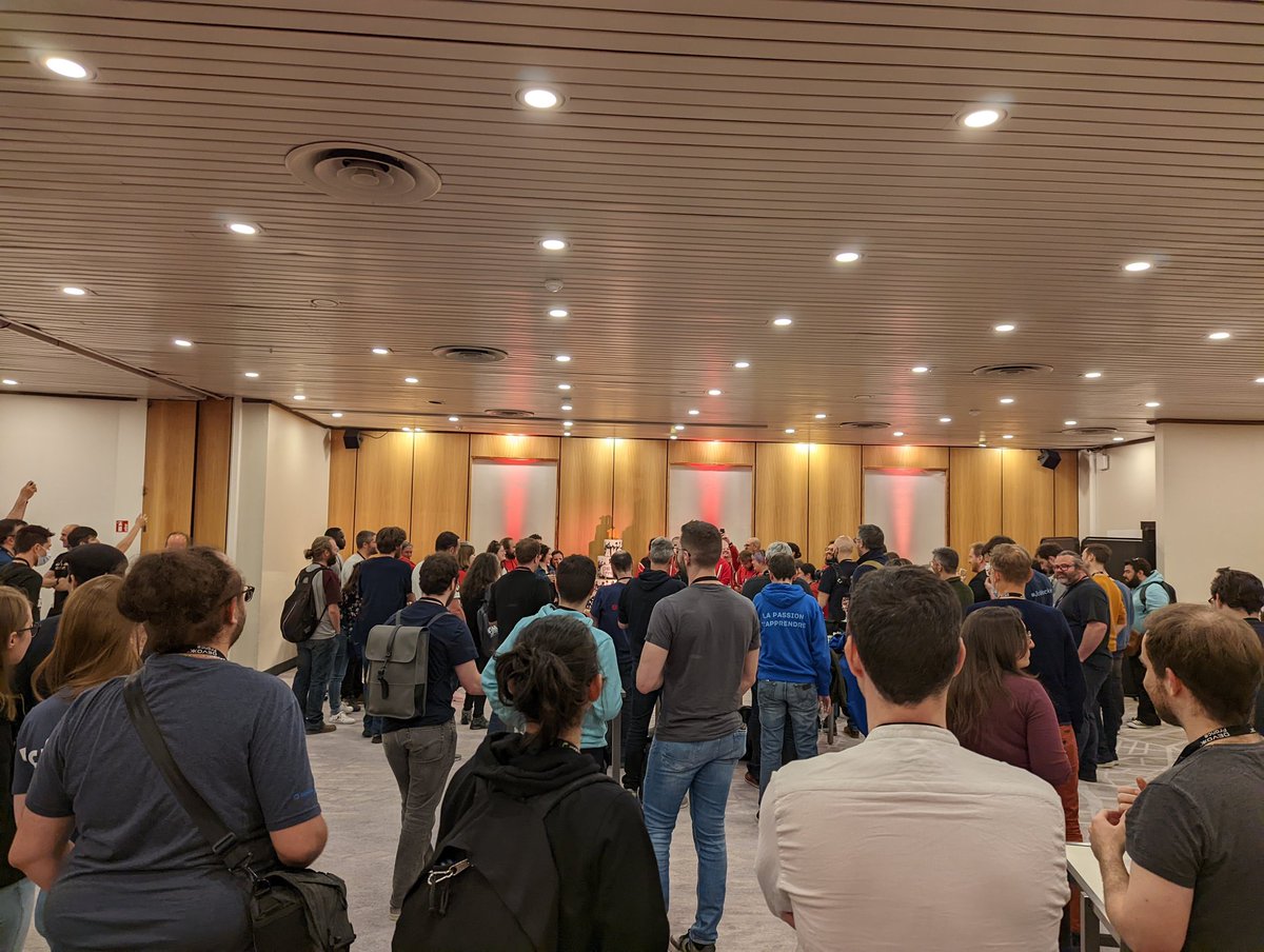 DedieuS's tweet photo. Thank you @DevoxxFR ! I had a truly awesome time doing this talk 😃

Many thanks to @Kaizen_Sln
for the support! 🤩

Good luck to all the speakers for the next two days! 👏💪 https://t.co/W8aEZZtO26