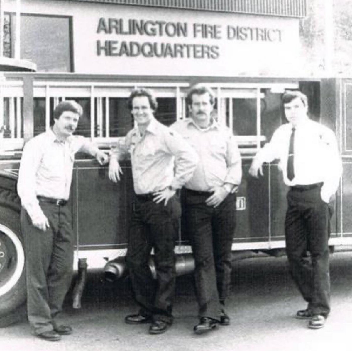 IAFFLocal2393's tweet photo. The recent passing of Captain Jeffrey Pells has been declared a Line of Duty Death. Jeff served the Arlington Fire Department for 39 years. Rest easy brother. #IAFF #Local2393 #ArlingtonNY #NYSPFFA #DCPFFA #LODD https://t.co/EZkDQTdasl