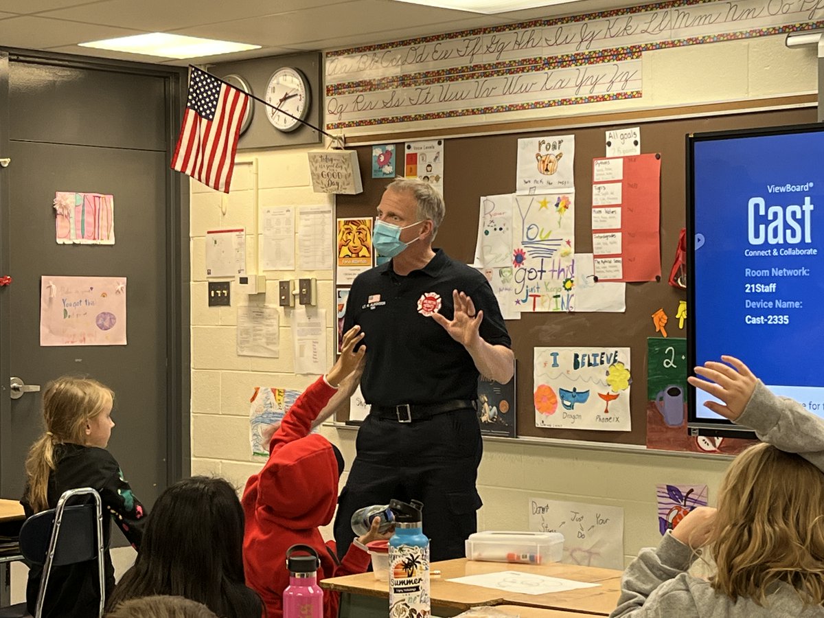 ccsd21poe's tweet photo. Another great visit with Firefighter Mark from the Arlington Heights Fire Department. Our 3rd graders learned about fire safety and had a chance to ask some great questions. #21learns #look4thegood #silverlinings https://t.co/59L0j4bVdZ