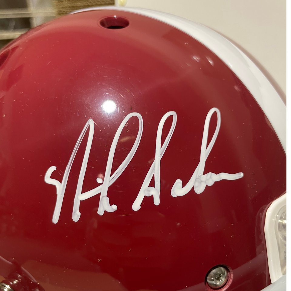 TDAlabamaMag's tweet photo. Who wants an authentic signed Nick Saban Alabama helmet? 

Like/RT and stay tuned for more information! https://t.co/cabUGIpDKX