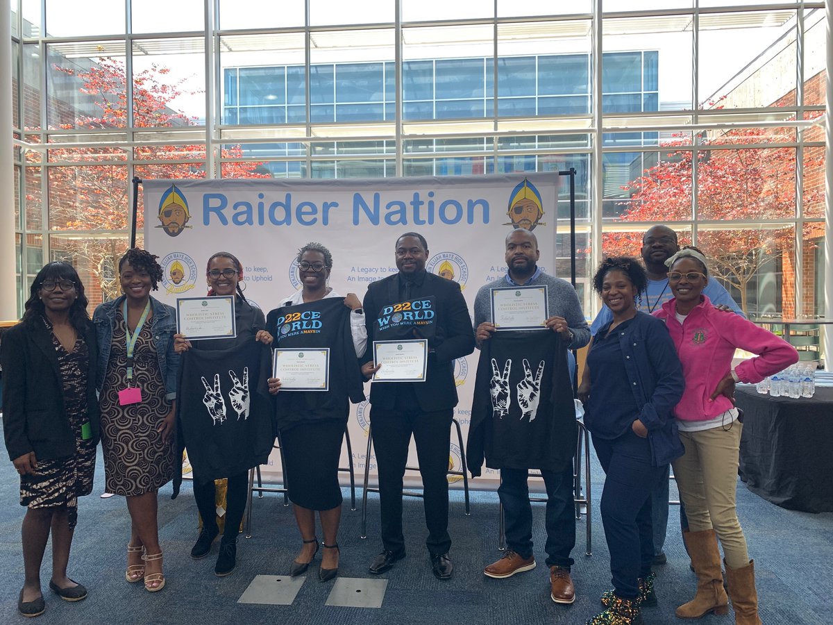 TamickaJones15's tweet photo. Truly enjoyed our Hip Hop Lunch &amp; Learn today sponsored by our partners @ The Wholistic Institute with a special performance. https://t.co/84tenhZQS9