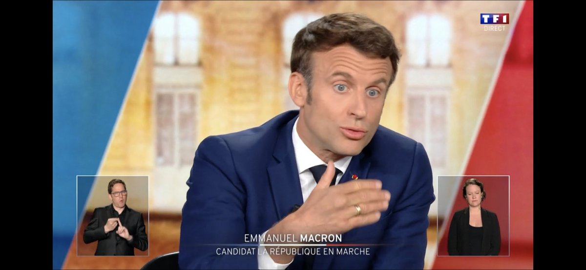 coolsteph77's tweet photo. #DebatMacronLePen macron qui essaye de dire que le programme de le pen est bidon au lieu de ce concentrer sur son programme et de nous convaincre de son programme https://t.co/g4D5J8hV5Q