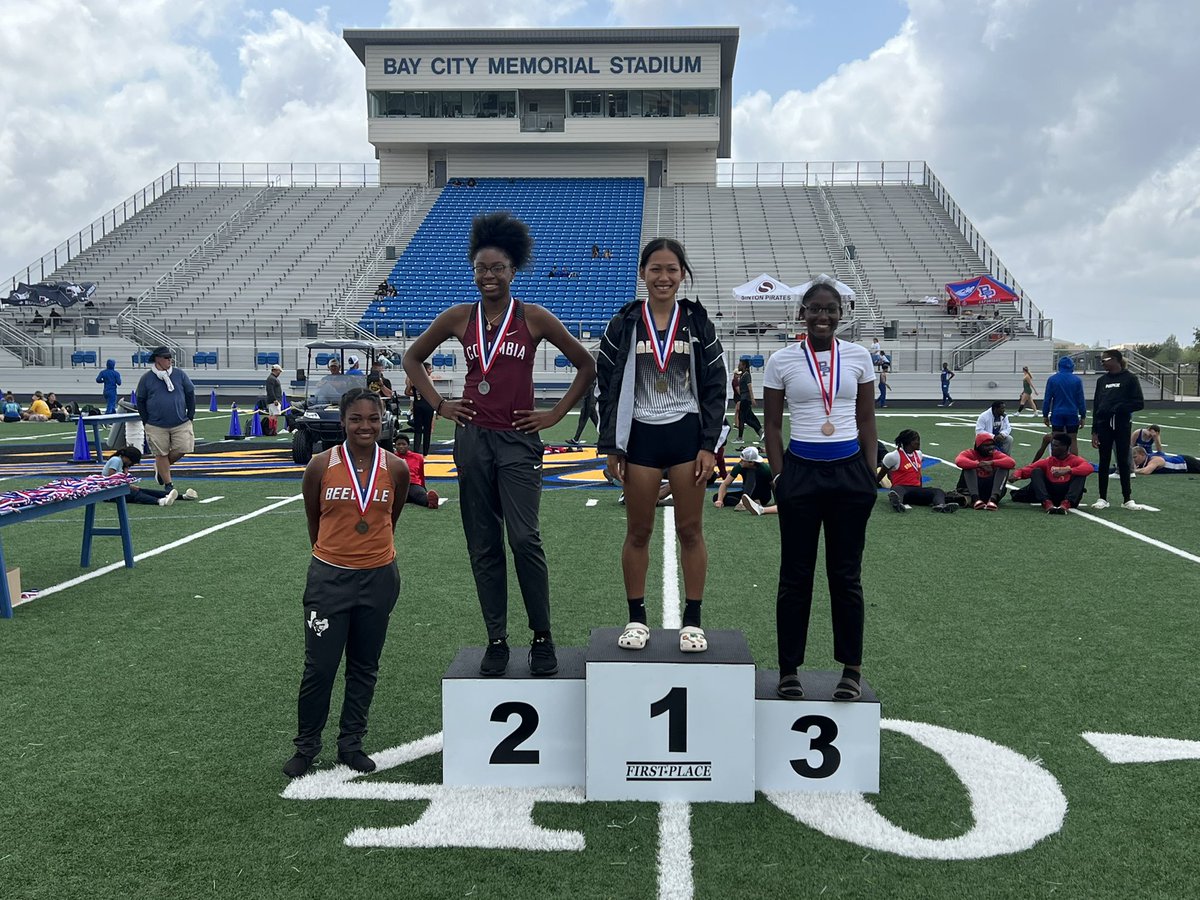 Congrats to Carrah Davis 4th Place, Regional Qualifier in Long Jump! #OnToRegionals <a href="/bisd_athletics/">Beeville ISD Athletics</a>