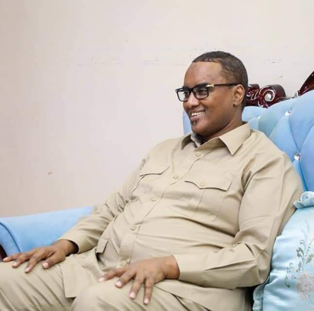 ahmed_halane's tweet photo. Fahad yasiin Xaji Dahir fariin iga garsiiya "walalow damacaga waxaa wax ka qaban kara madasha wadatashiga Qaranka uu hogaminayo @MohamedHRoble &amp;shanta madaxweyne ee Maamul Gobaleed hadii aadan ku qancin ragasina waxaa fursad u heysataa inad mar labad tar tanto oo aad shubanto". https://t.co/YjhB2gUsHU