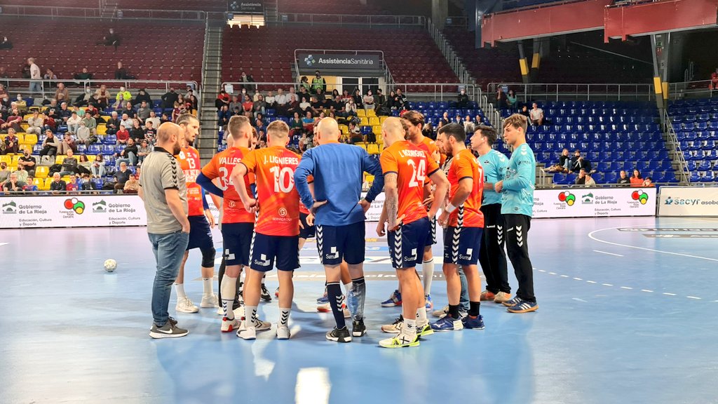 #ßalonmano #LigaSacyrASOBAL El <a href="/bmbenidorm/">BM Servigroup Benidorm</a>  disputa un buen partido en el Palau Blaugrana y tan solo cae por 31 a 26 frente al <a href="/FCBhandbol/">Barça Handbol</a>. 
Ahora toca preparar el partido de este próximo sábado a las 18:00 en el Palau d’Esports de Benidorm frente al <a href="/BmAntequera/">Balonmano Antequera</a>